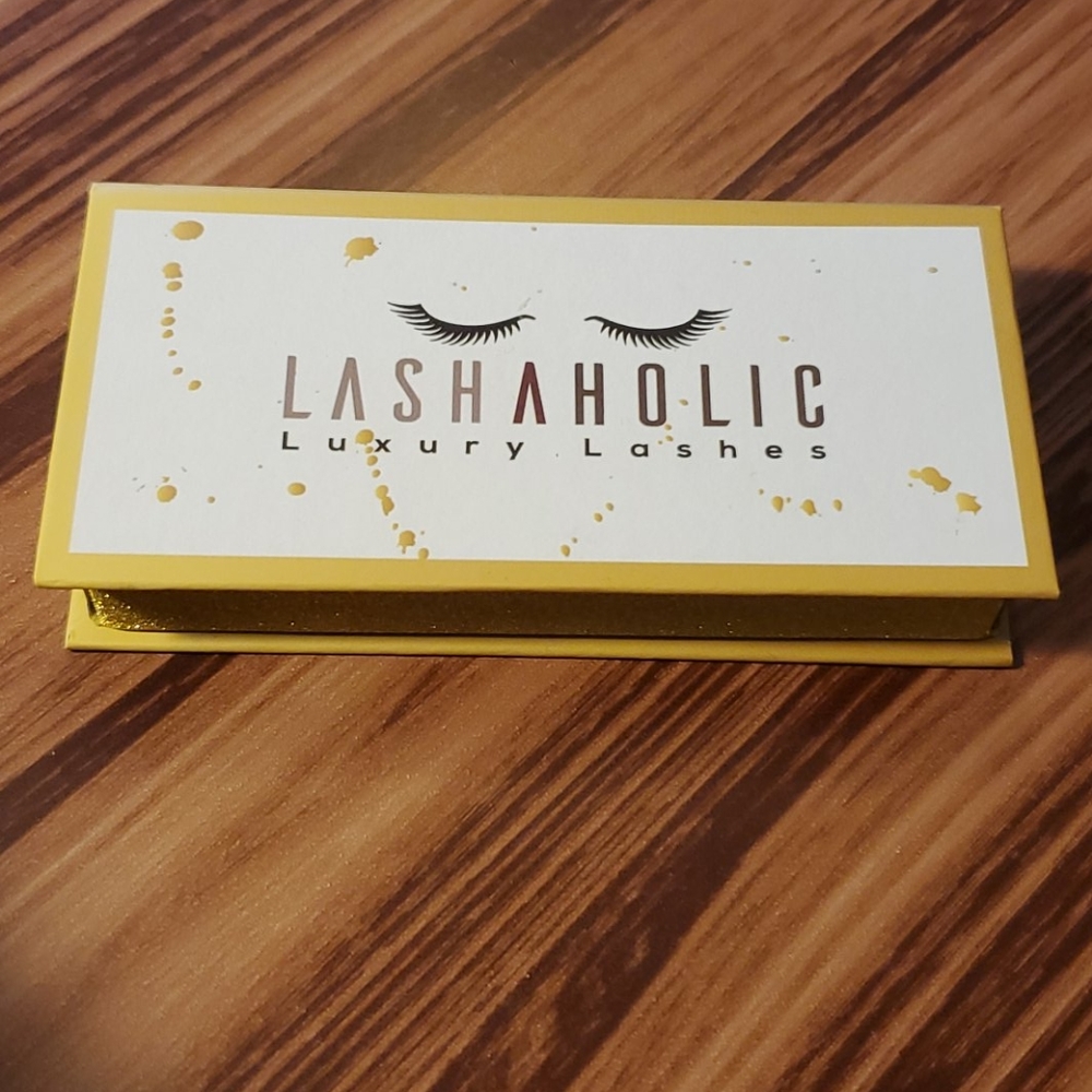 Lashaholic Luxury Lashes